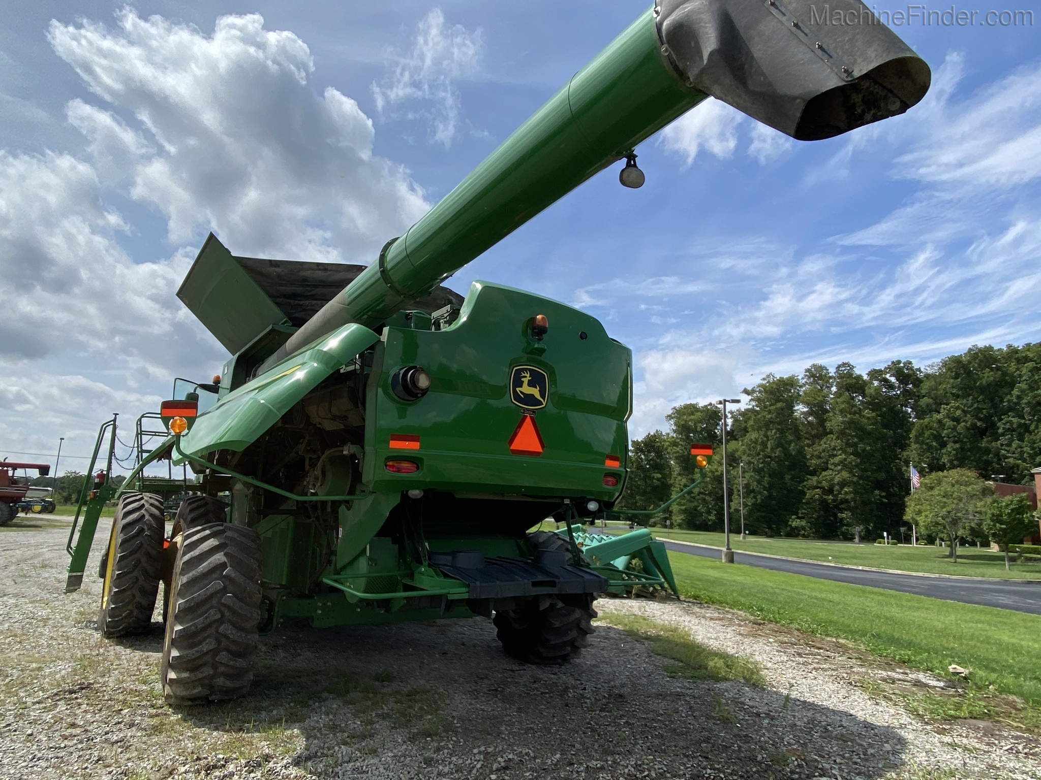 2013 John Deere S670 Image 5