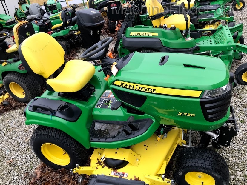 2018 John Deere X730 Image 4