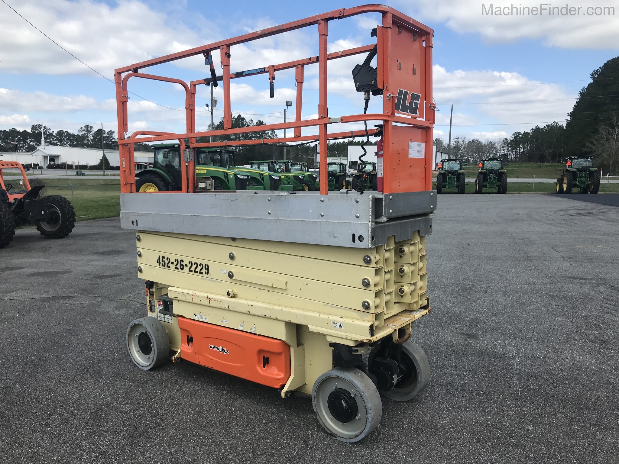 2013 JLG 2630ES Image 1