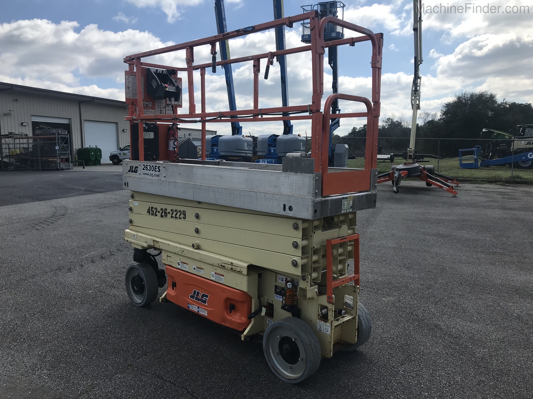 2013 JLG 2630ES Image 4