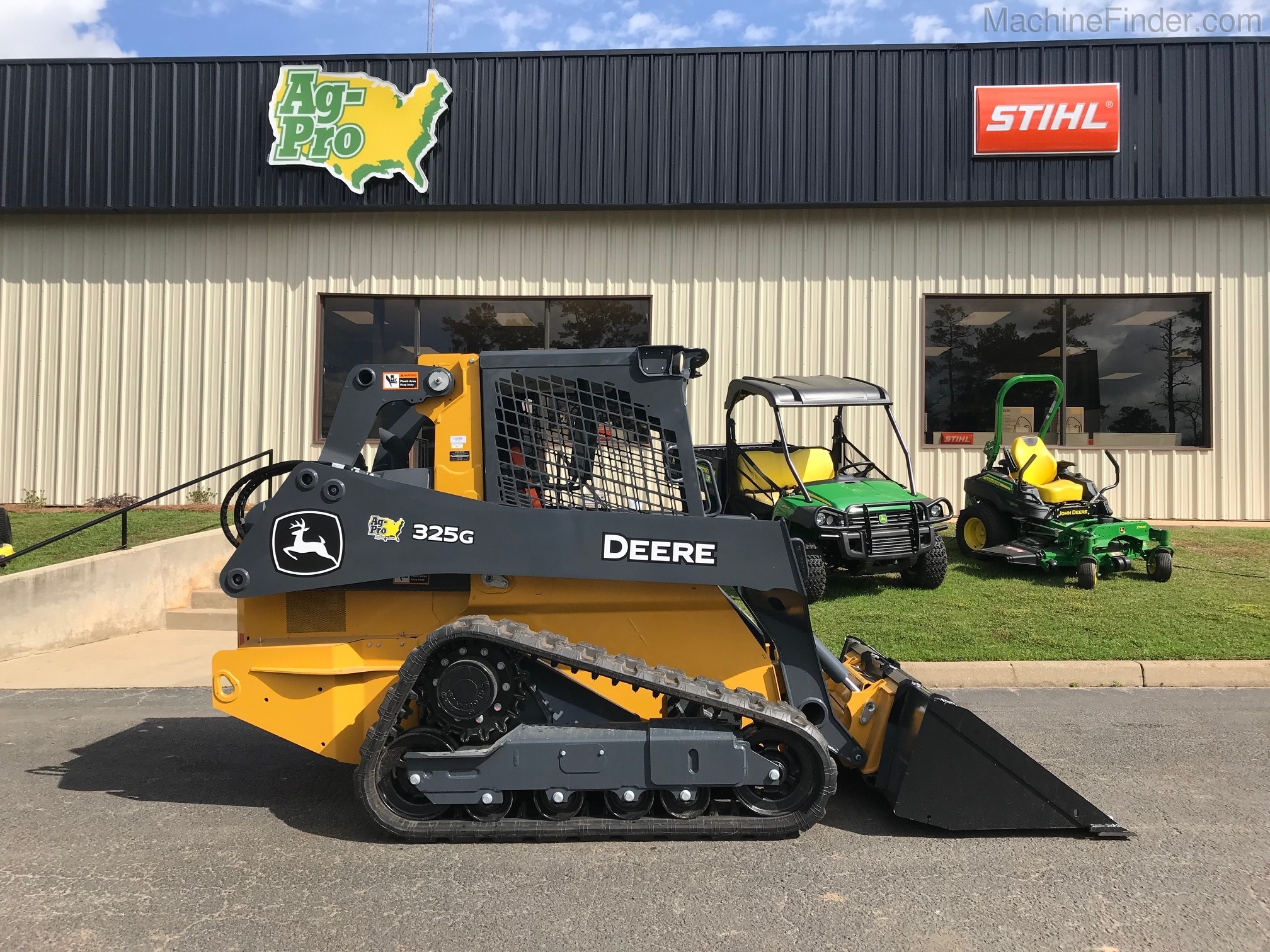 2021 John Deere 325G Image 1