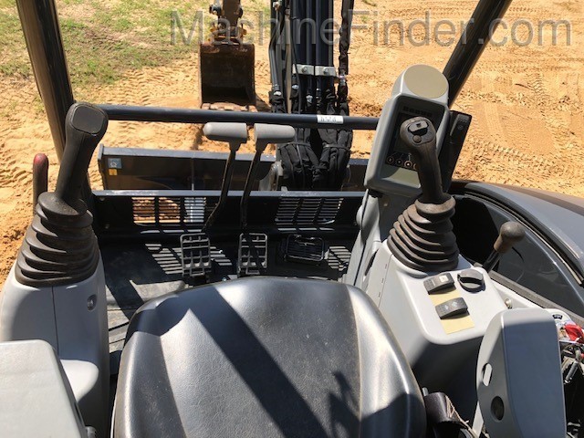 2020 John Deere 30G Image 5