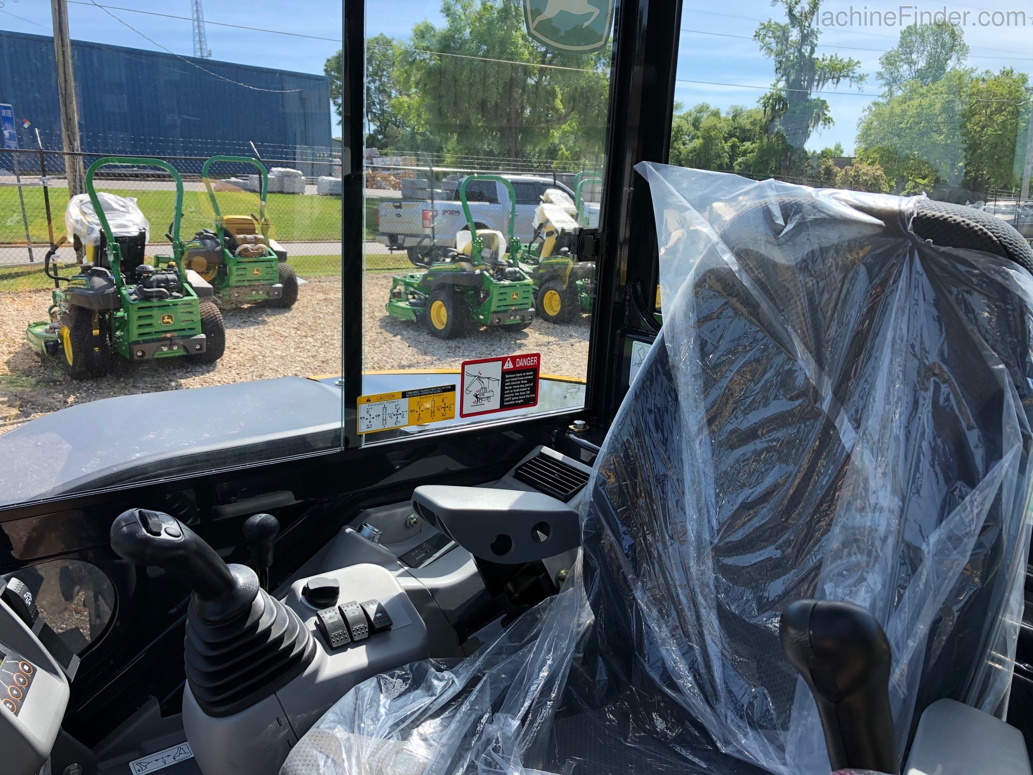 2020 John Deere 60G Image 13