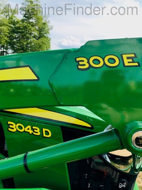 2020 John Deere 3043D Image 6