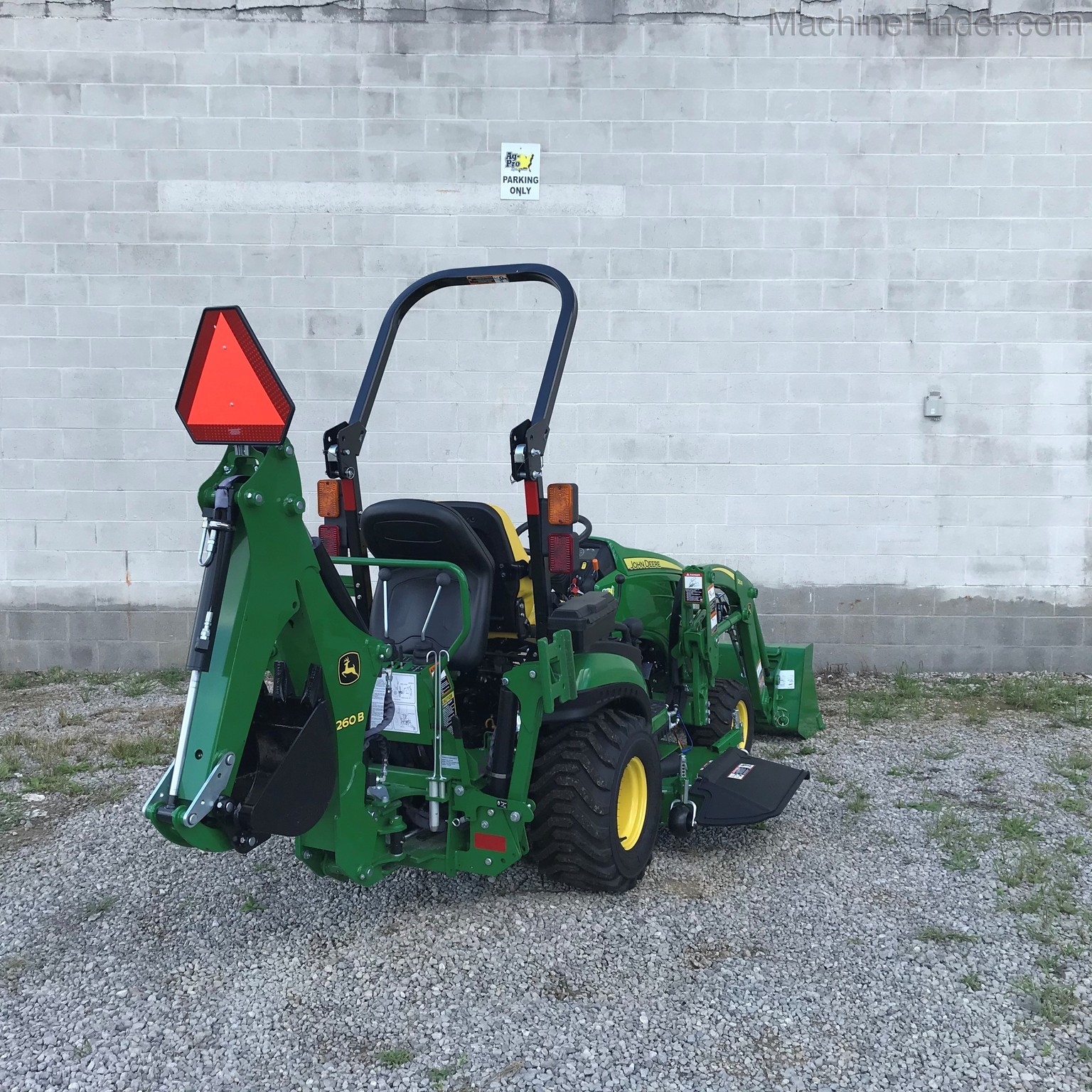 2020 John Deere 1025R Image 6