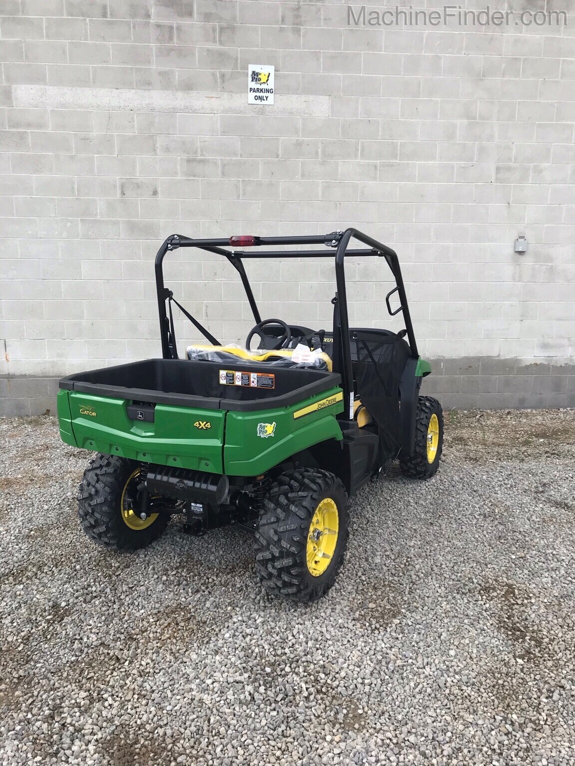 2020 John Deere 590M Image 8
