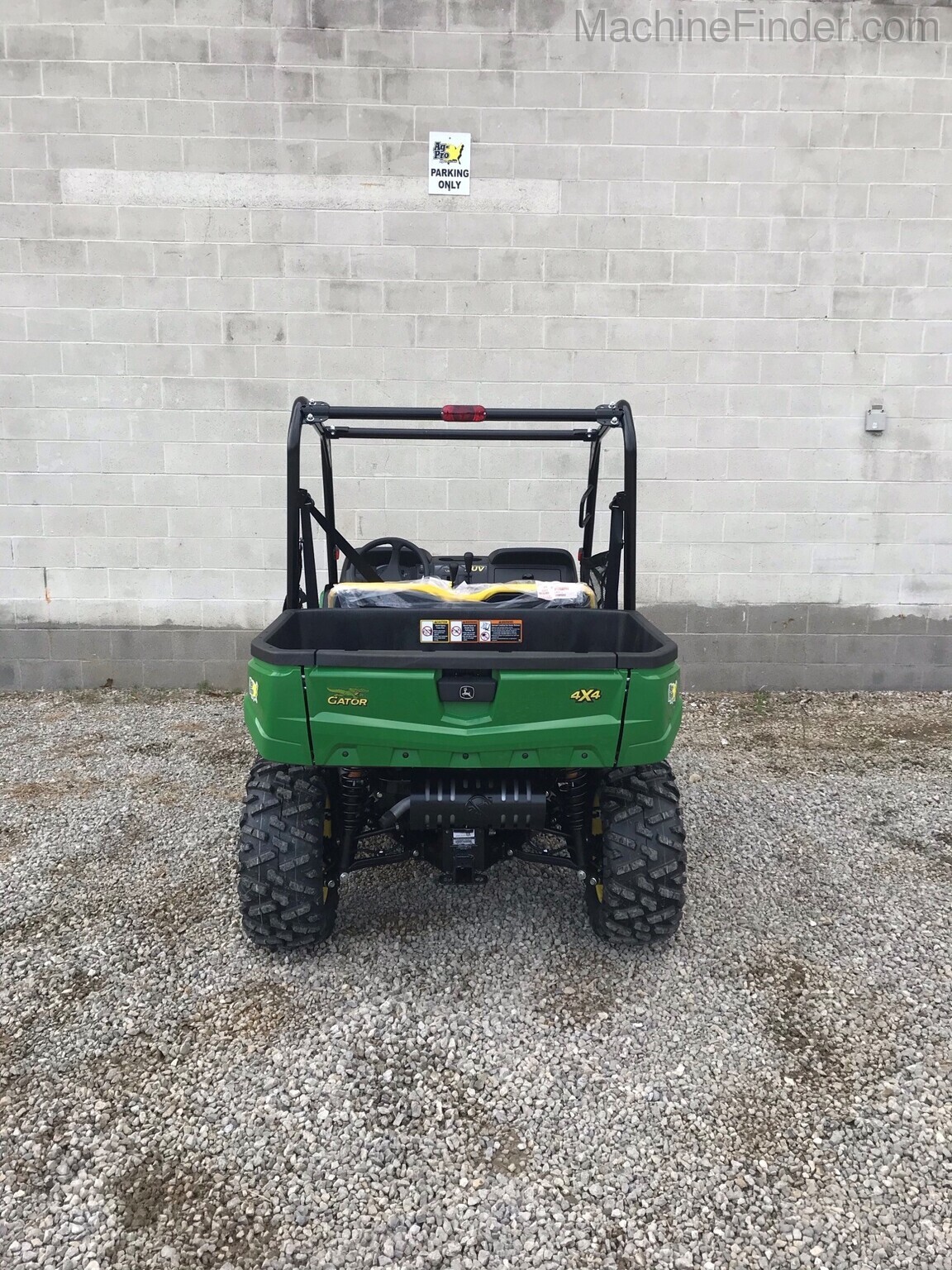 2020 John Deere 590M Image 6
