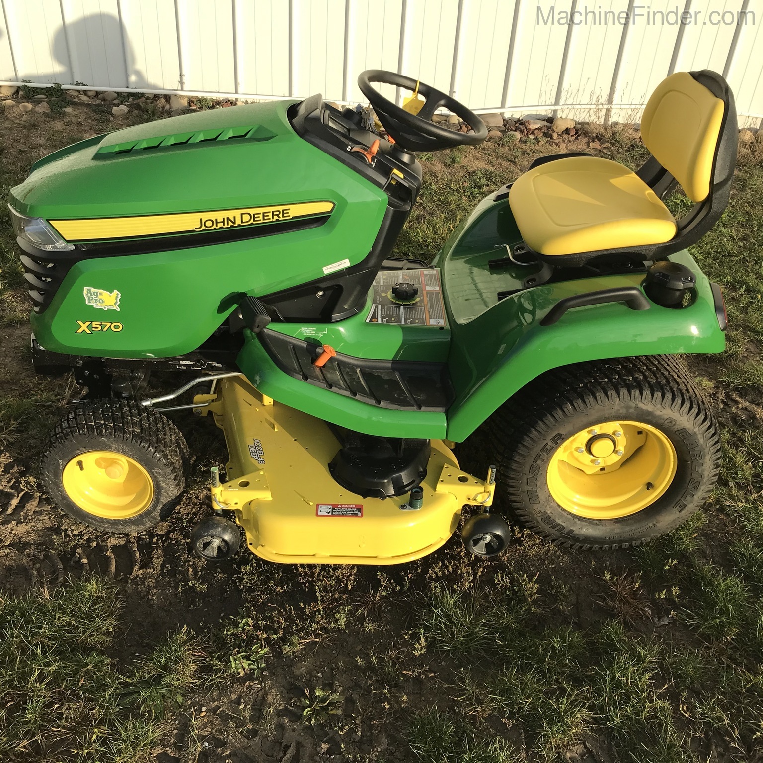 2020 John Deere X570 Image 2