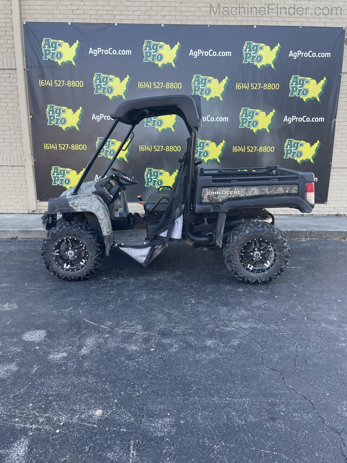2019 John Deere 825m Image 1