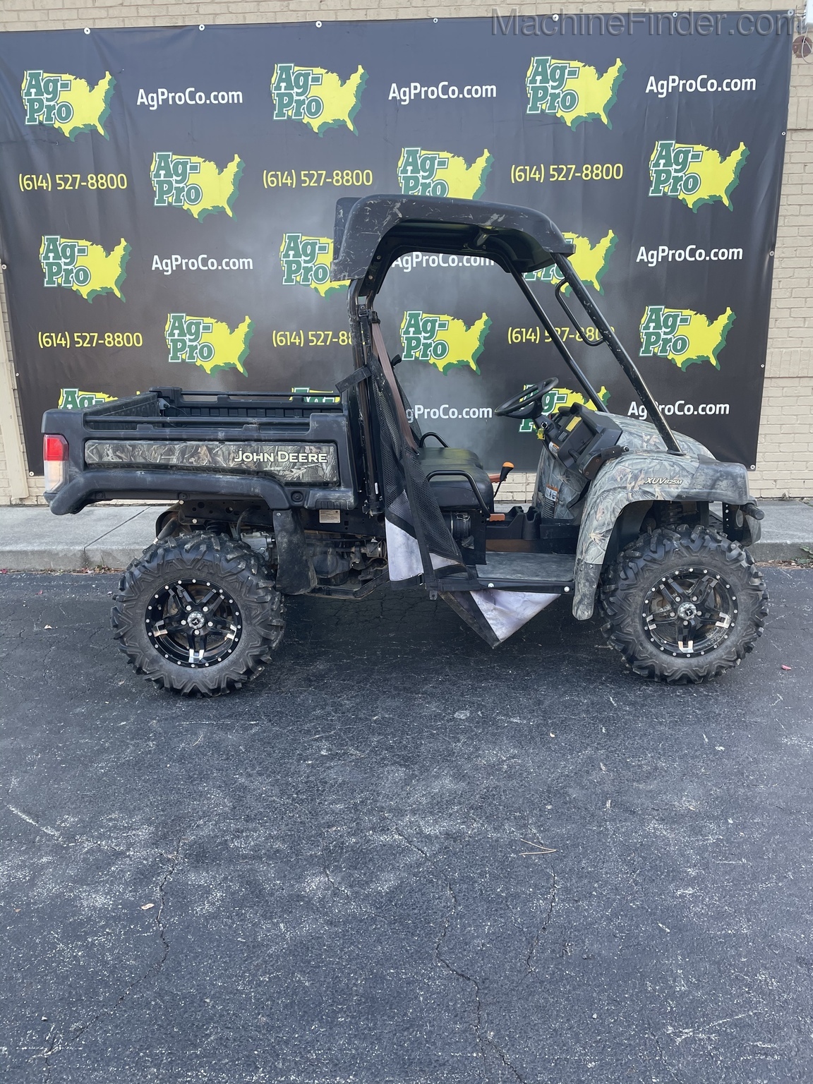 2019 John Deere 825m Image 3