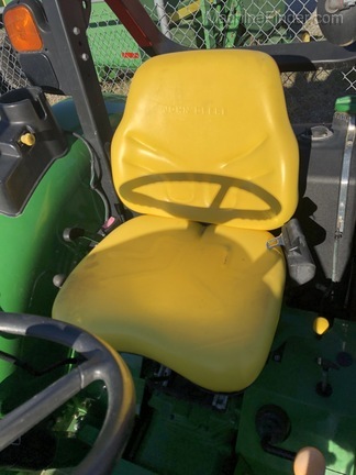 2015 John Deere 5065E Image 4