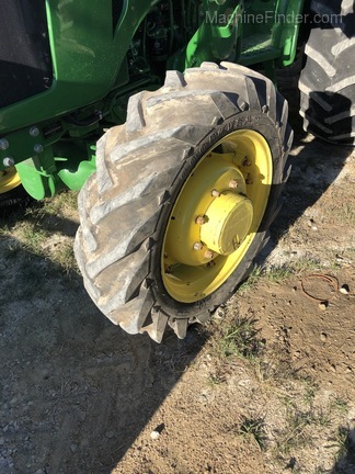 2015 John Deere 5065E Image 3
