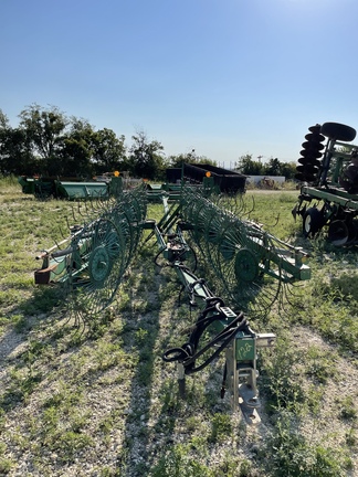 John Deere 704 Image 2