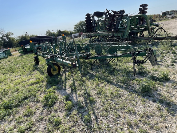 John Deere 704 Image 3