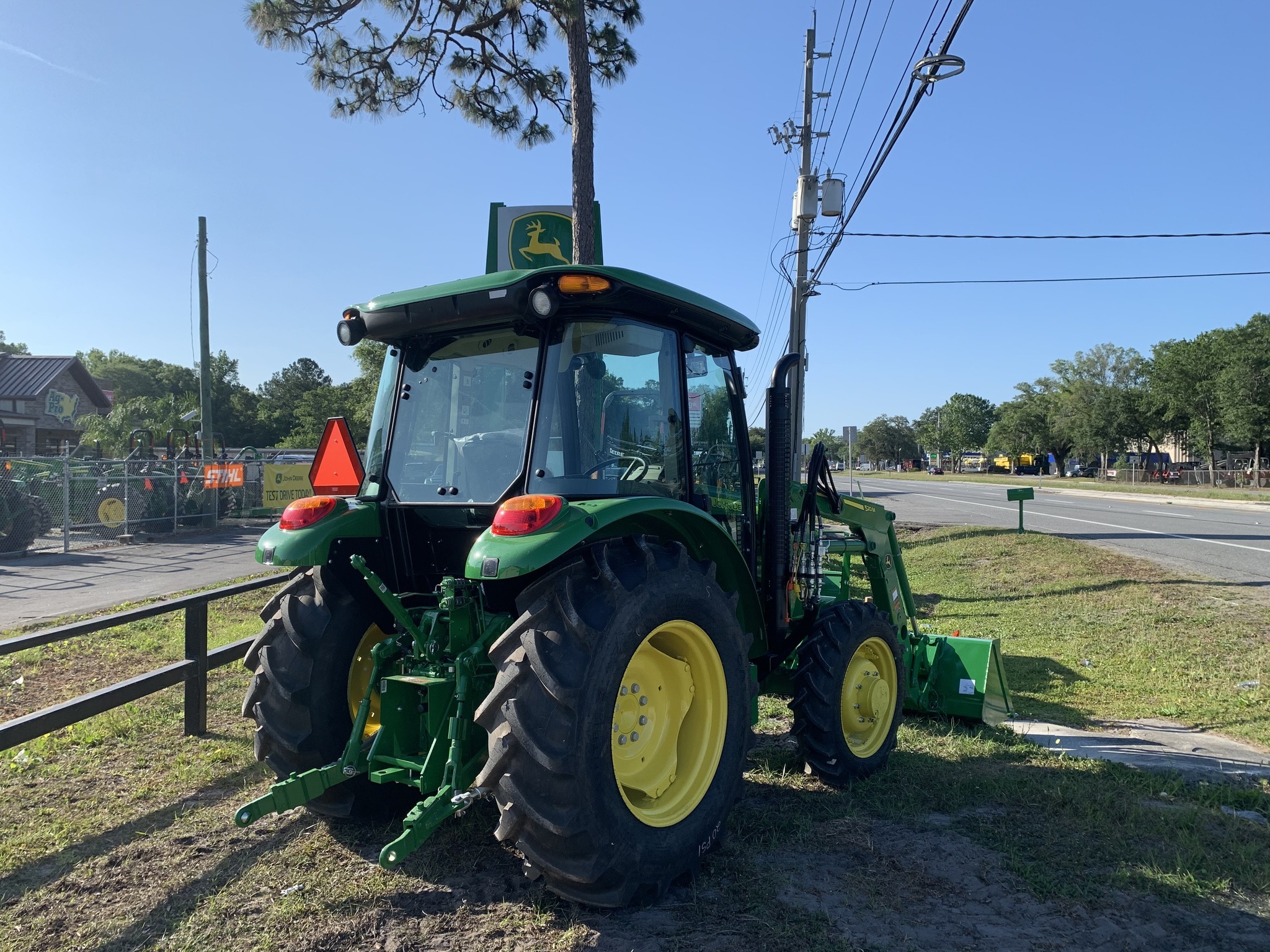 2023 John Deere 5075E Image 5