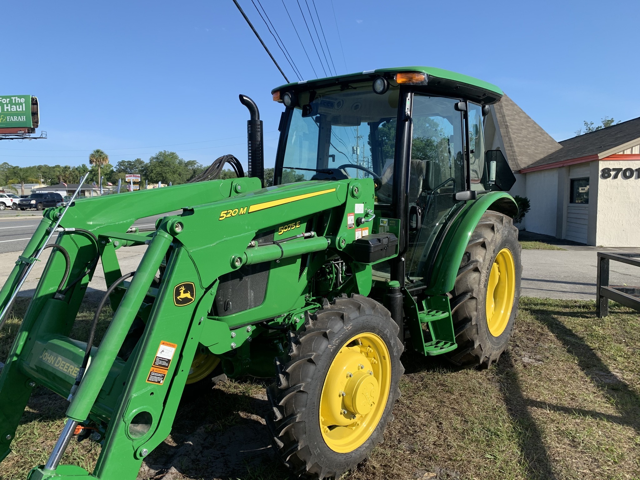 2023 John Deere 5075E Image 2