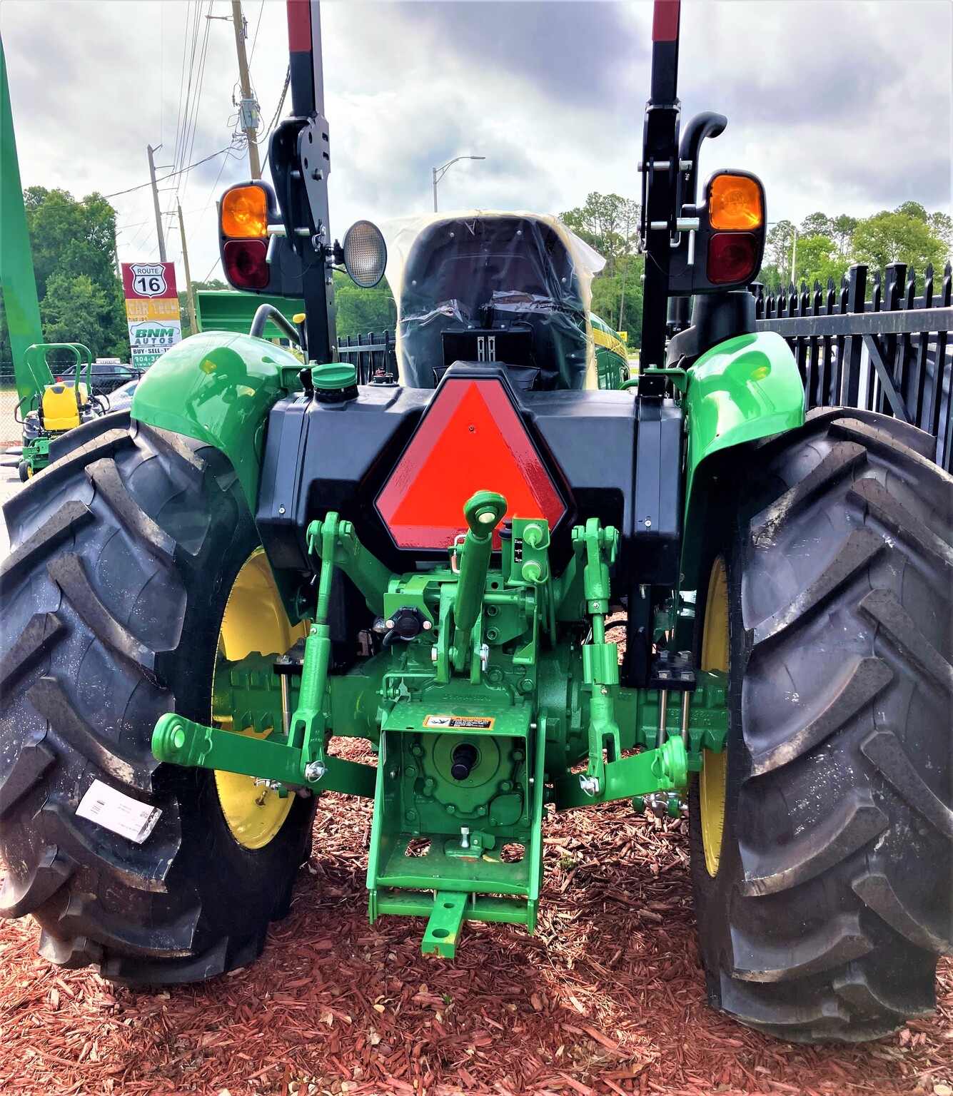 2023 John Deere 5075E Image 7