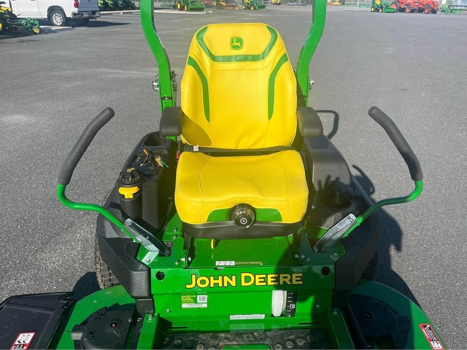 2025 John Deere Z740R Image 3