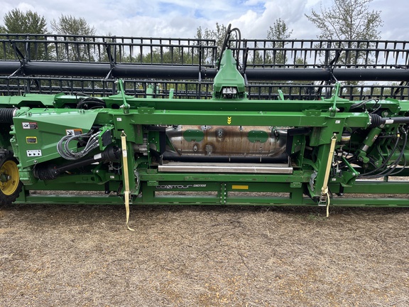 Used 2023 John Deere HD50R Combine Platforms at Horizon Ag & Turf in High Prairie, AB - Photo4