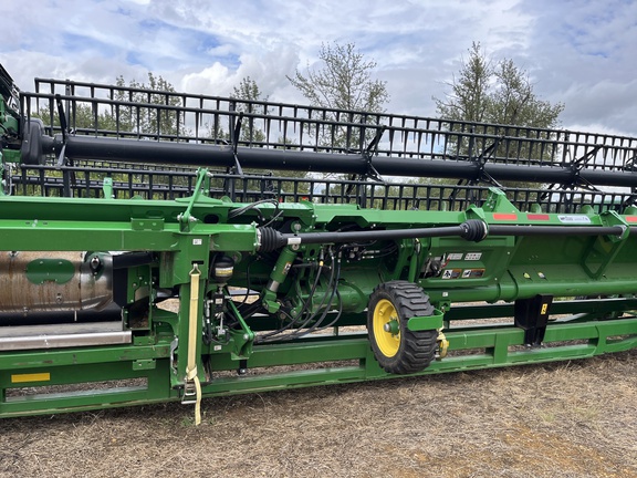 Used 2023 John Deere HD50R Combine Platforms at Horizon Ag & Turf in High Prairie, AB - Photo5