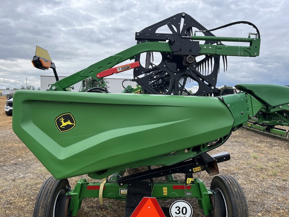Used 2023 John Deere HD50R Combine Platforms at Horizon Ag & Turf in High Prairie, AB - Photo10