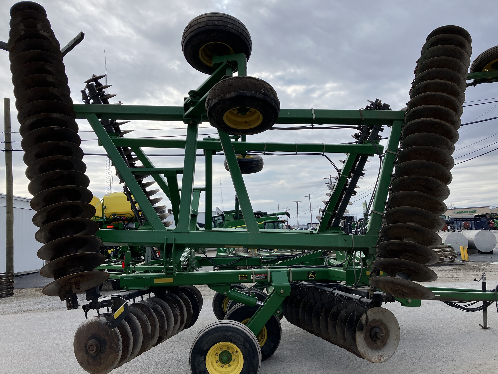  2007 John Deere 637 at Heritage Tractor in Lamar, MO