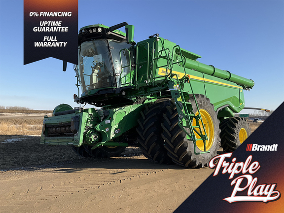 Photo of a 2023 John Deere X9 1100