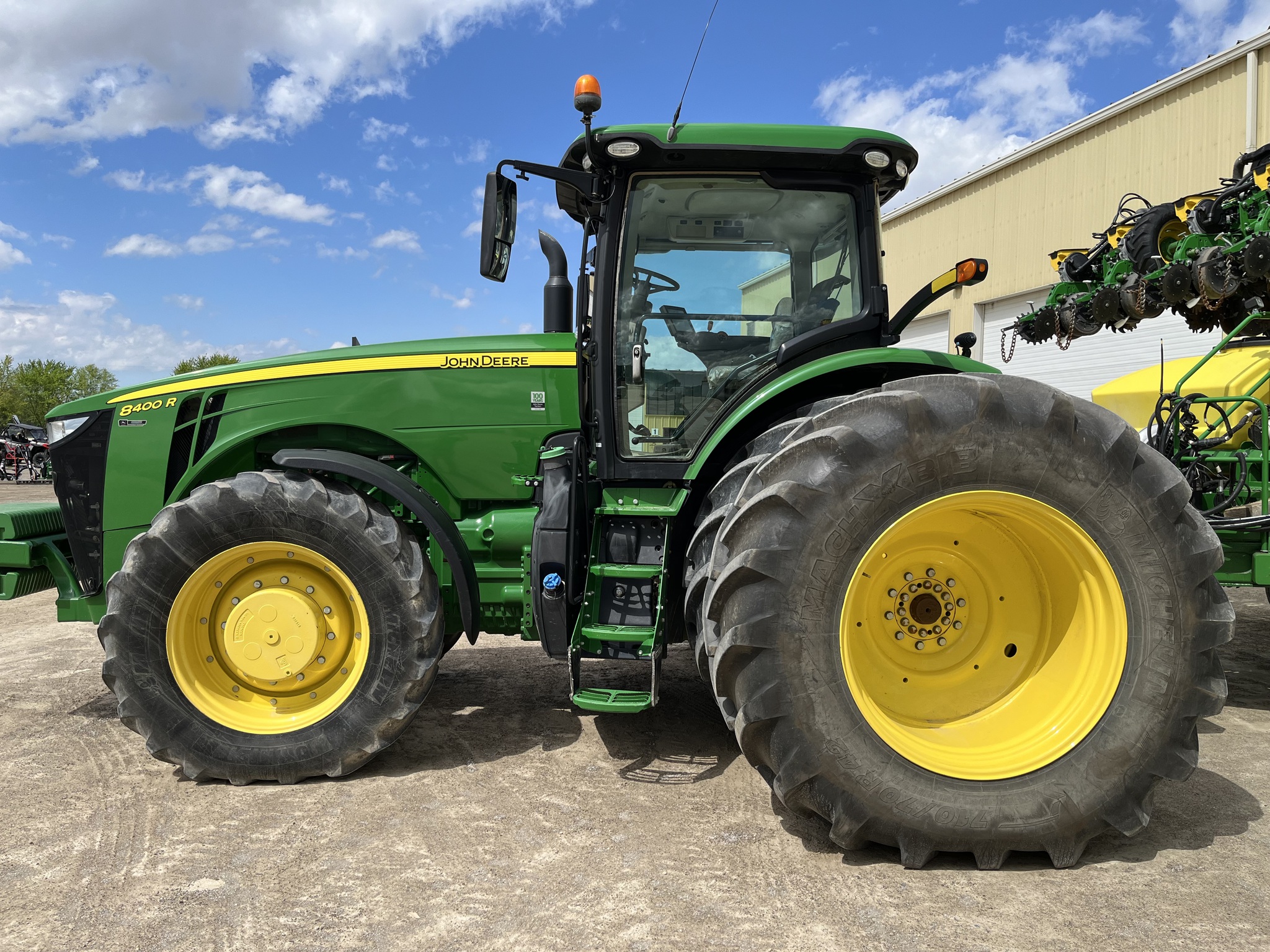 2018 John Deere 8400R Row Crop Tractors