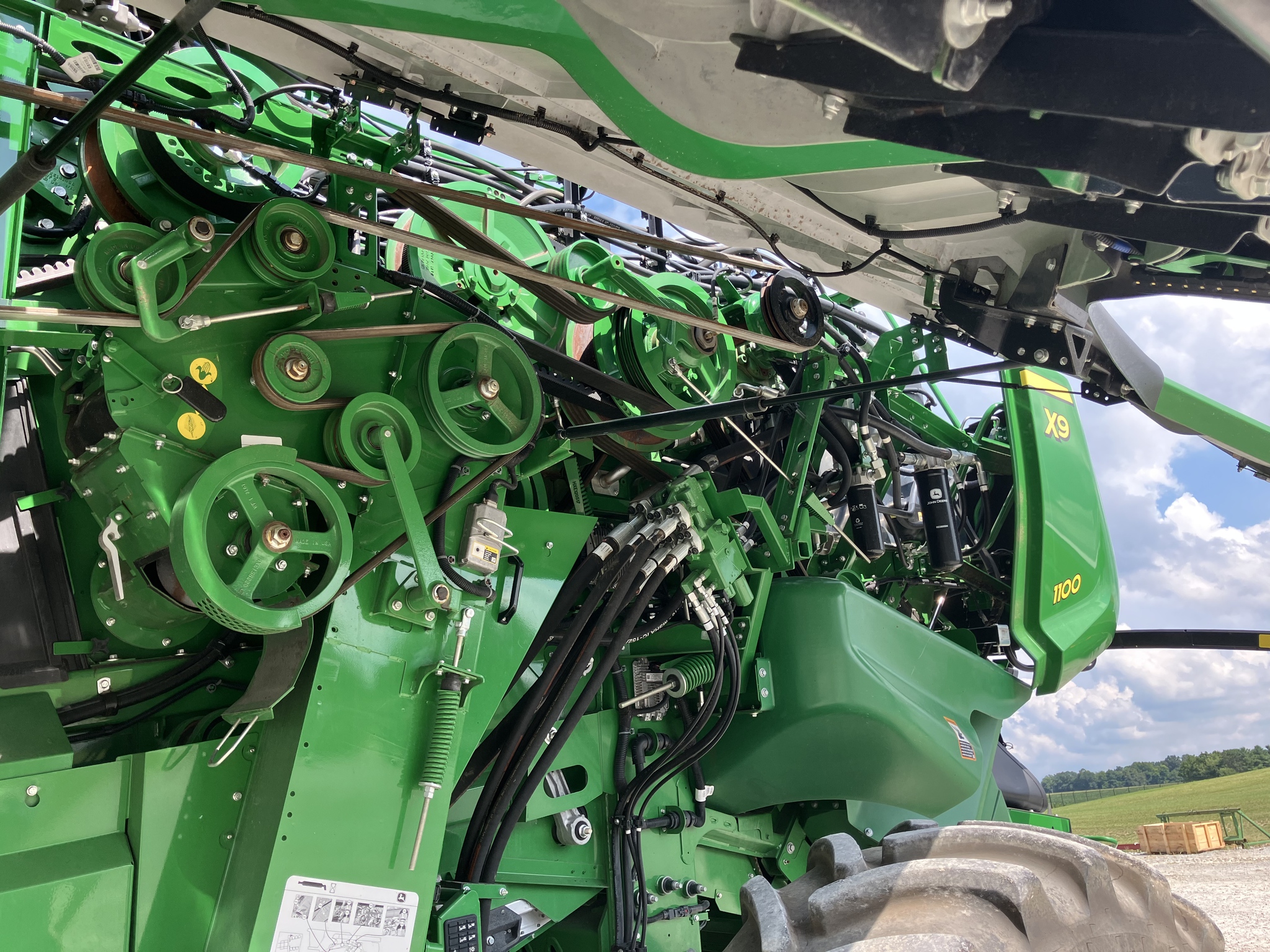 2023 John Deere X9 1100 Image 18