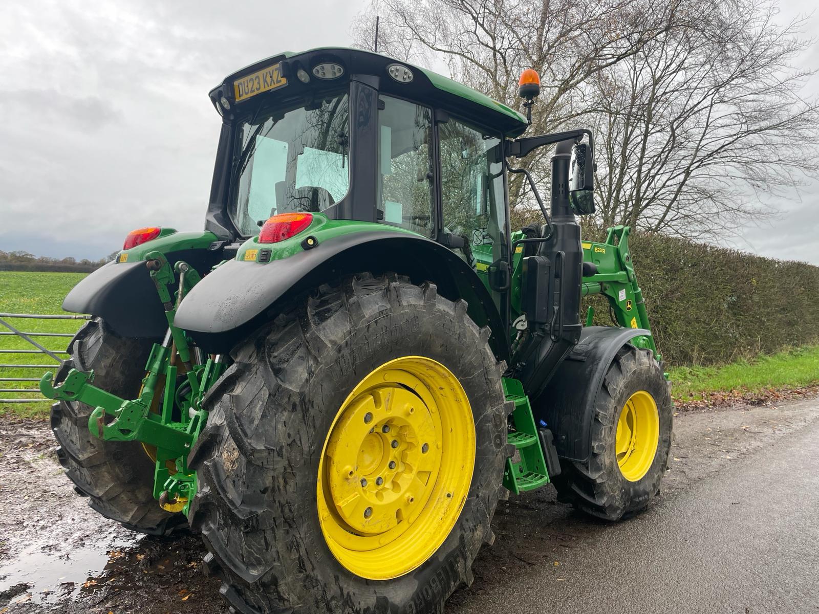 2022 John Deere 6120M