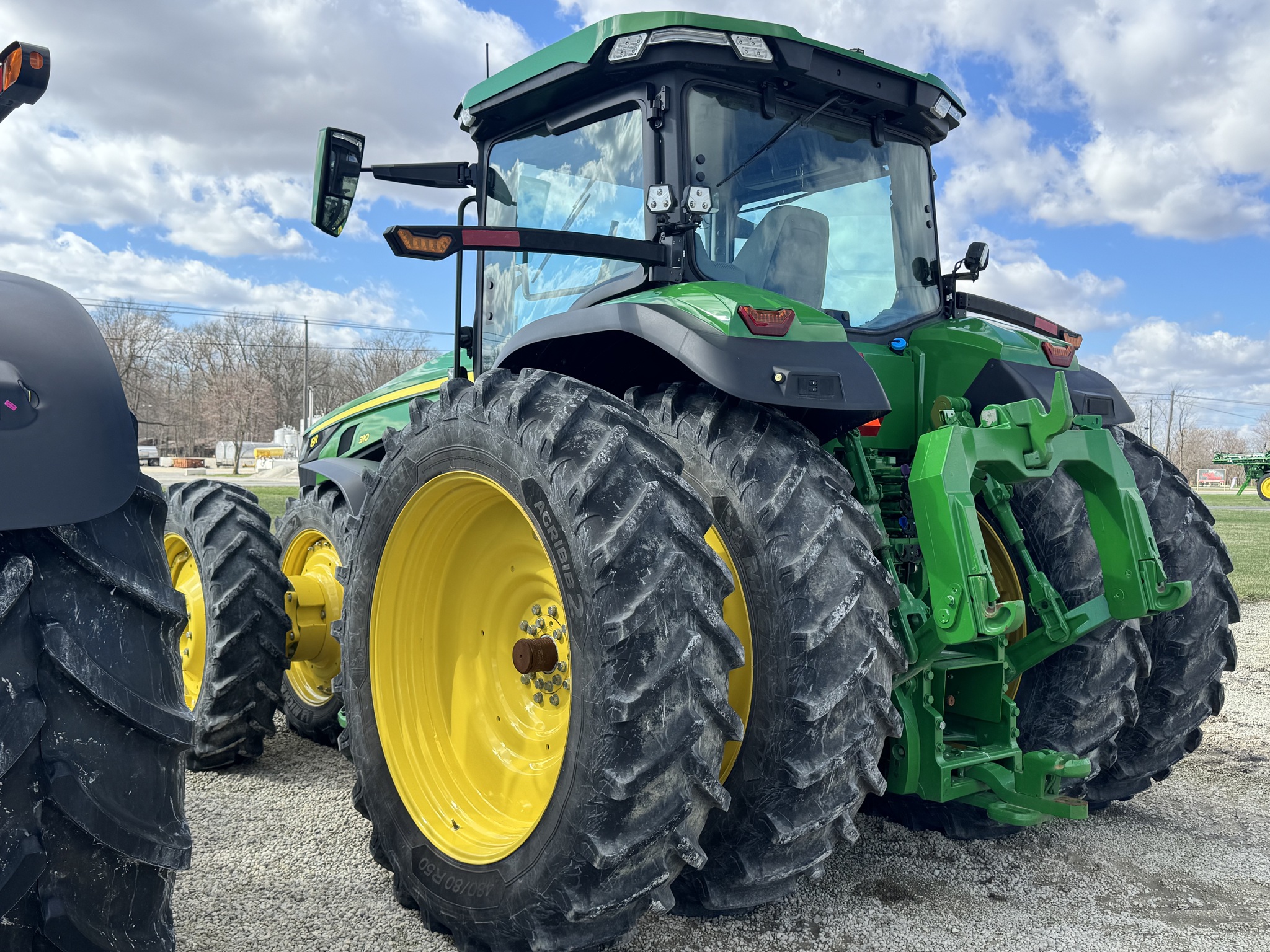 2022 John Deere 8R 310 Image 4