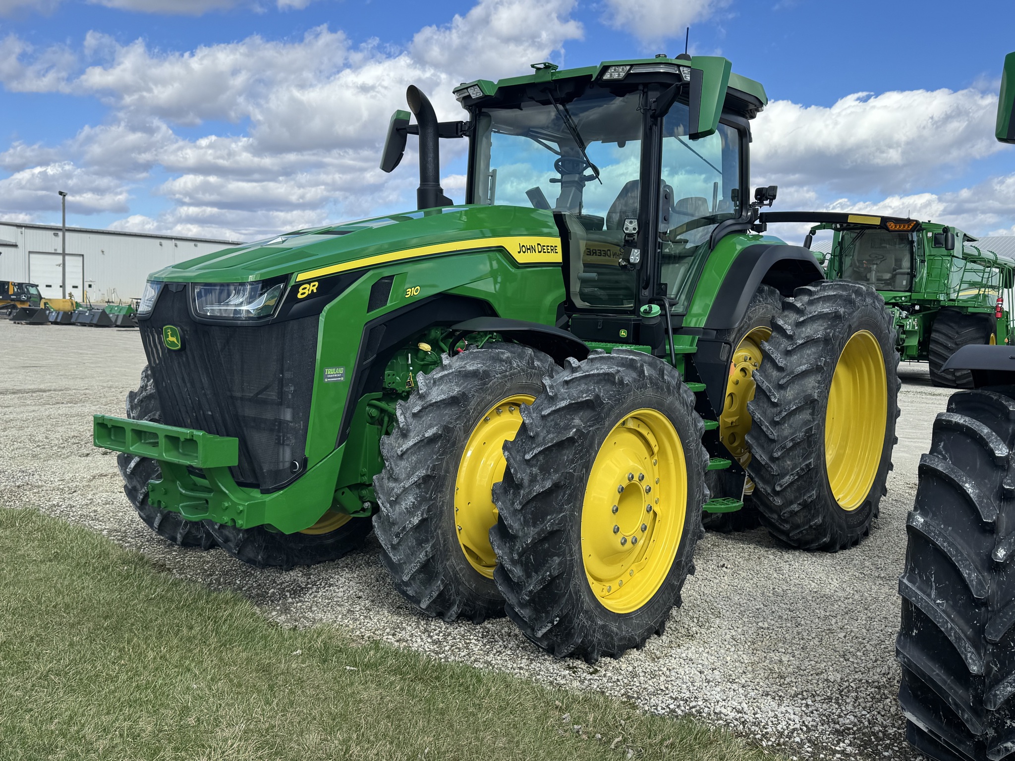 2022 John Deere 8R 310 Image 1