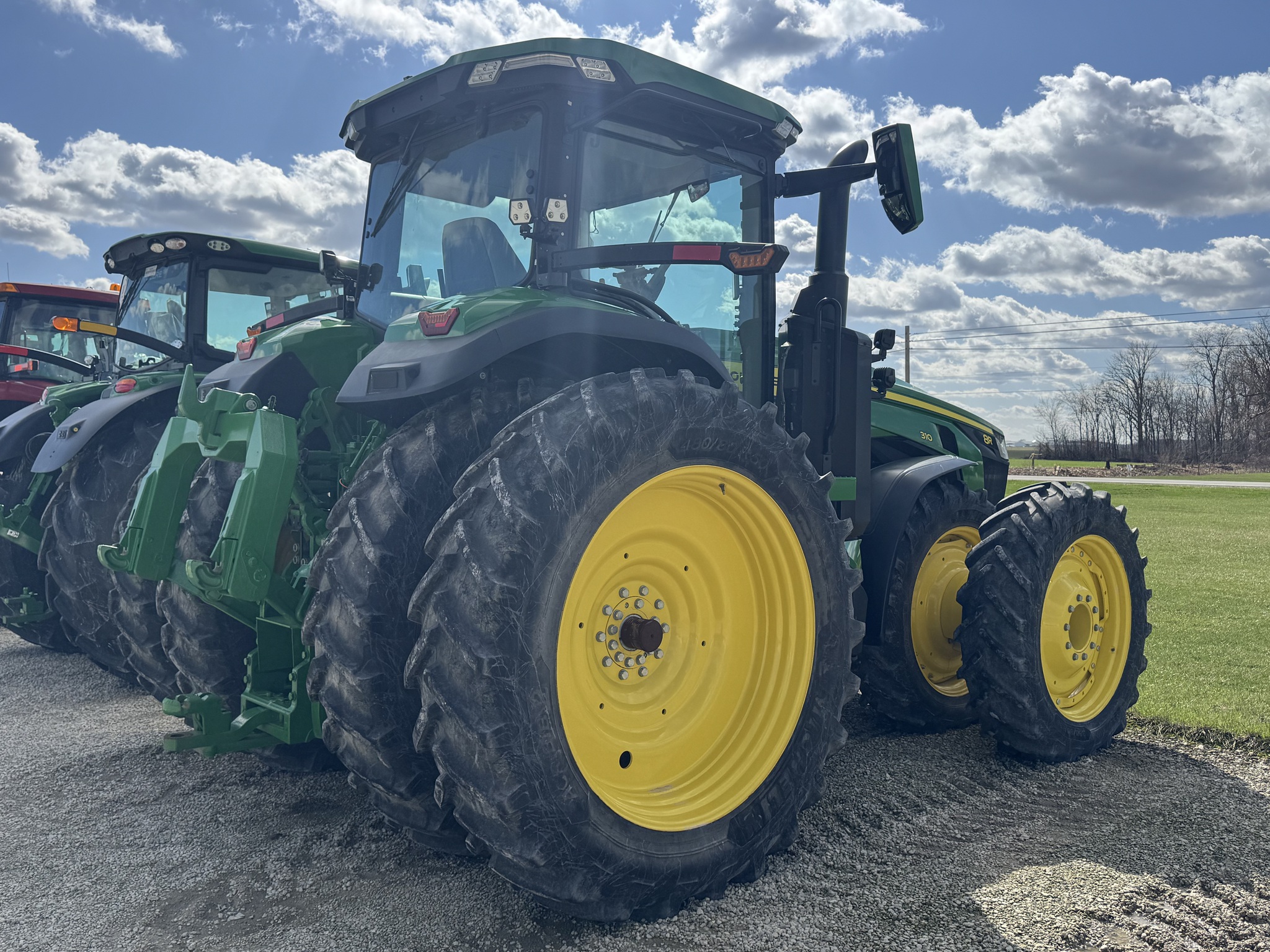 2022 John Deere 8R 310 Image 5