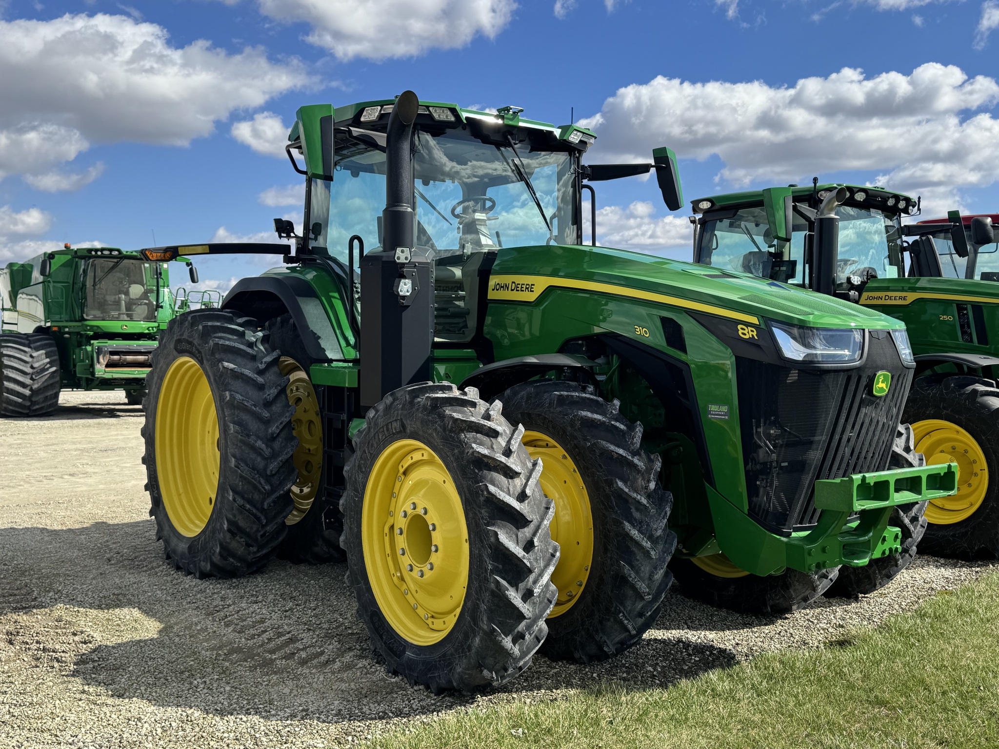2022 John Deere 8R 310 Image 2