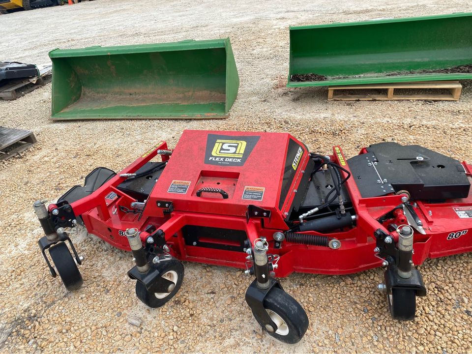 2022 Steiner FD800 Image 1