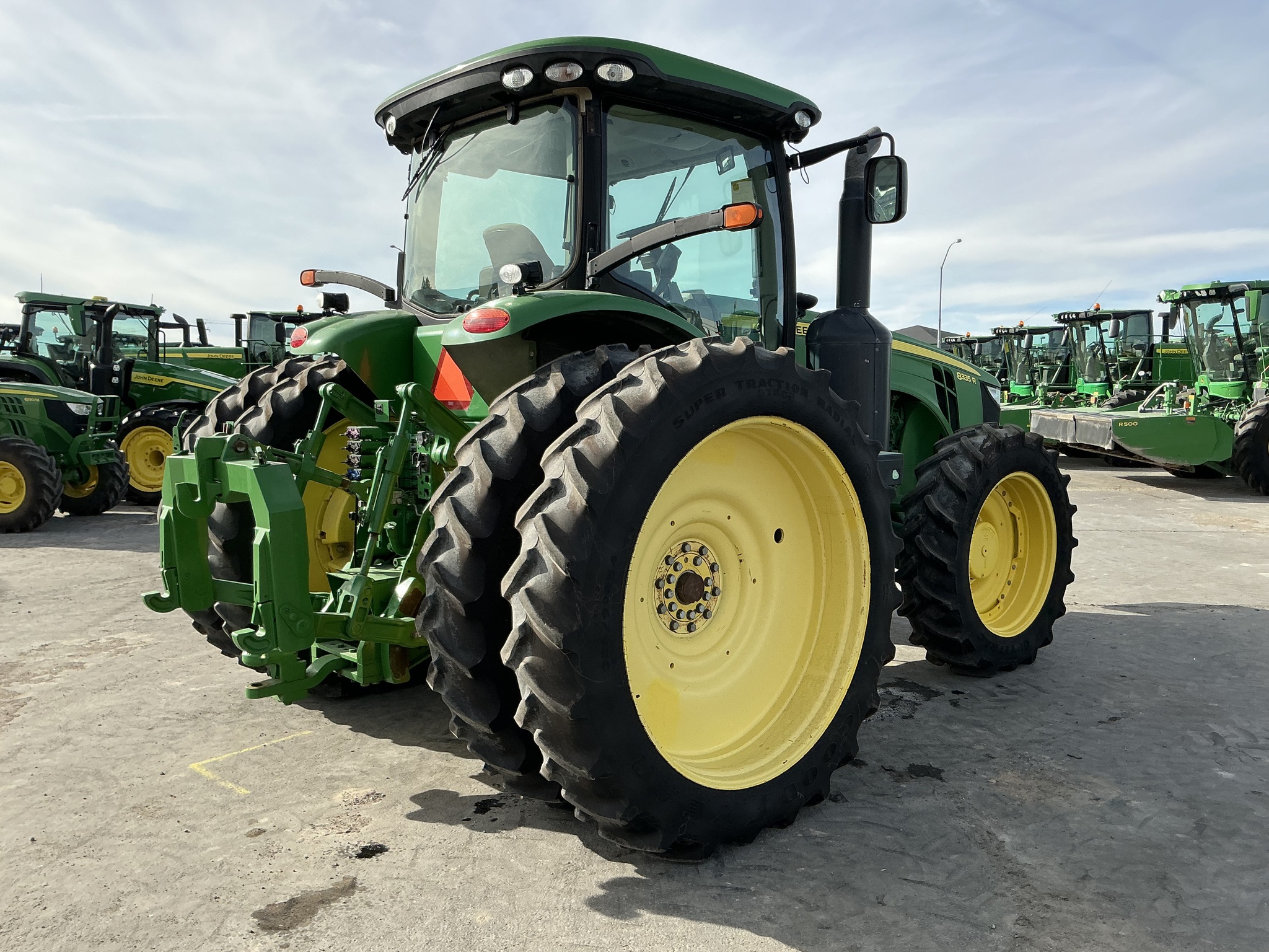 2014 John Deere 8335R Image 5
