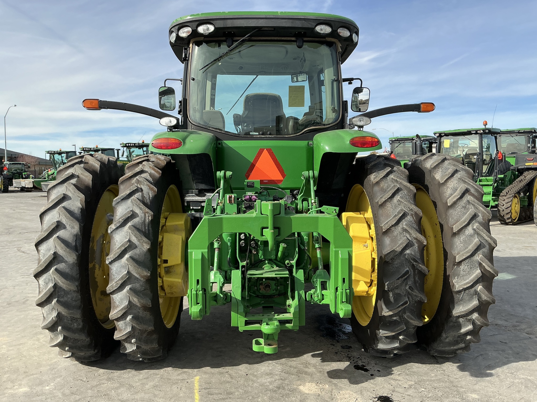 2014 John Deere 8335R Image 4