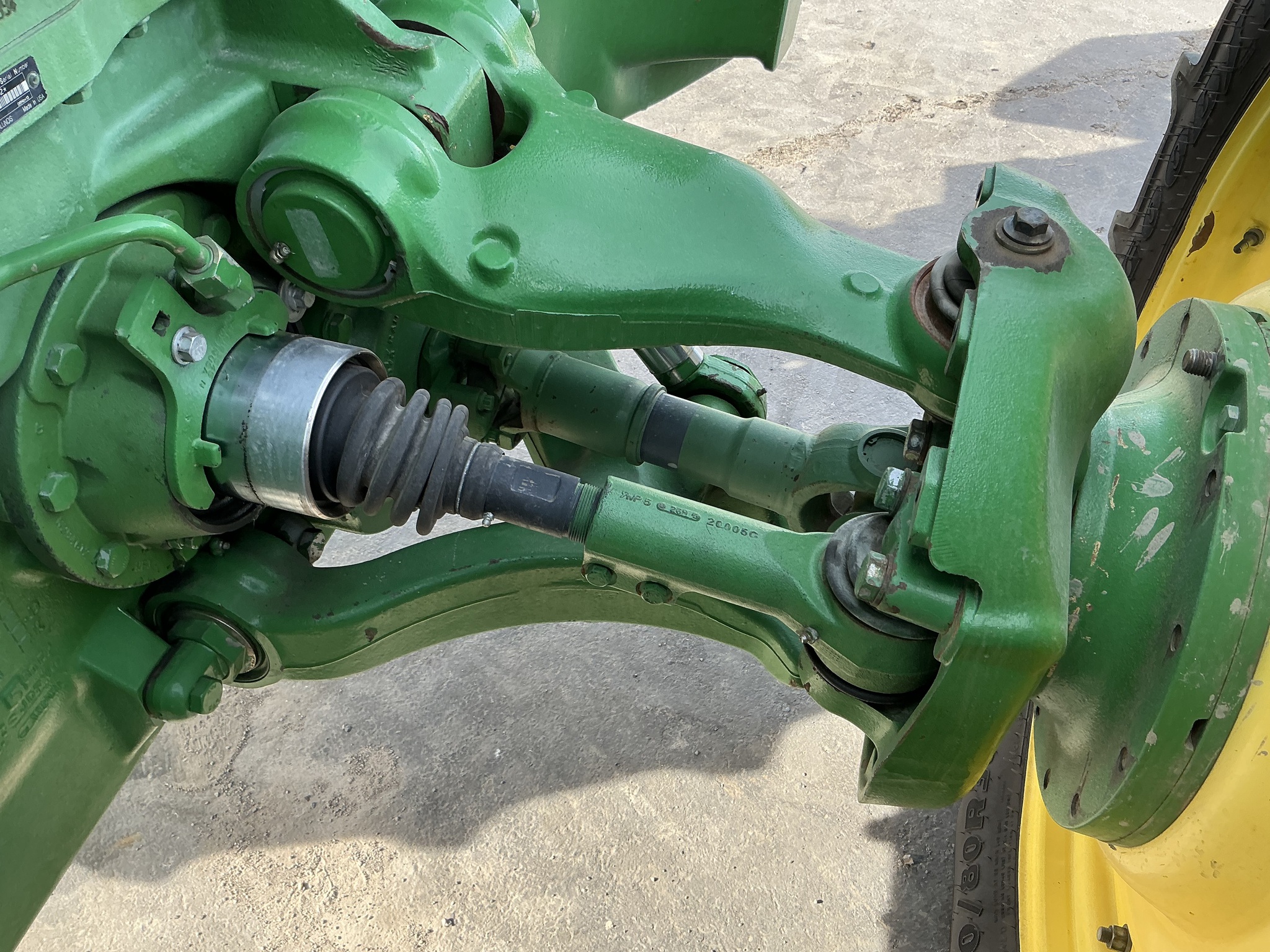 2014 John Deere 8335R Image 24