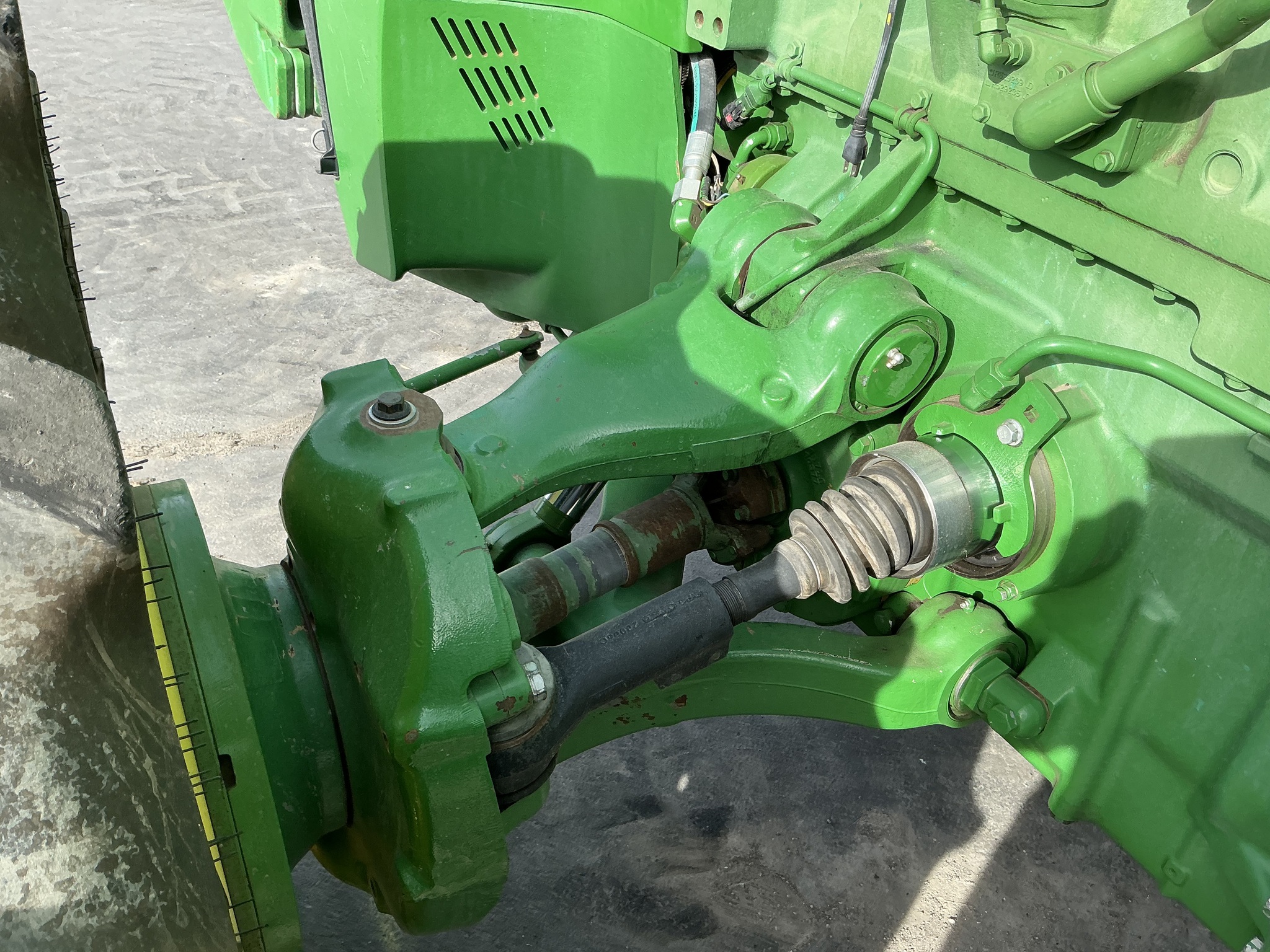 2014 John Deere 8335R Image 23