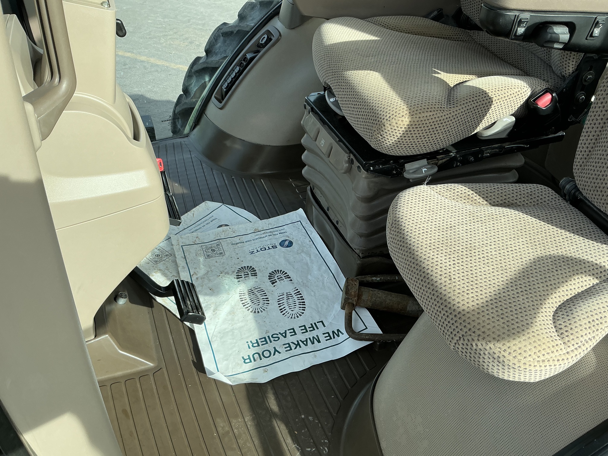 2014 John Deere 8335R Image 20