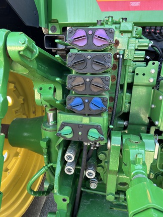 2023 John Deere 8R 230 Photo 8