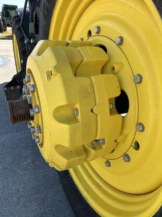 2023 John Deere 8R 230 Photo 9