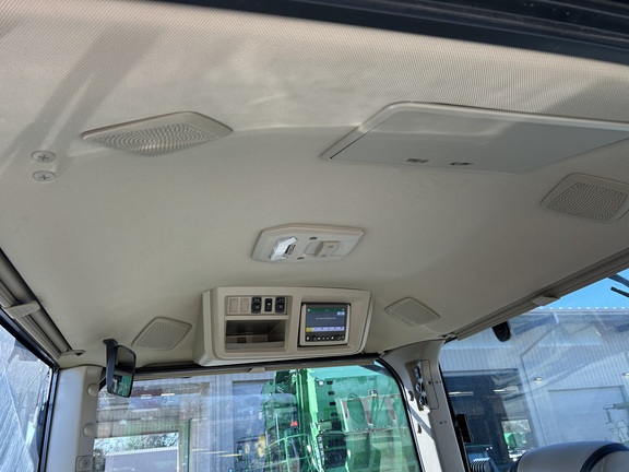 2023 John Deere 8R 230 Photo 11