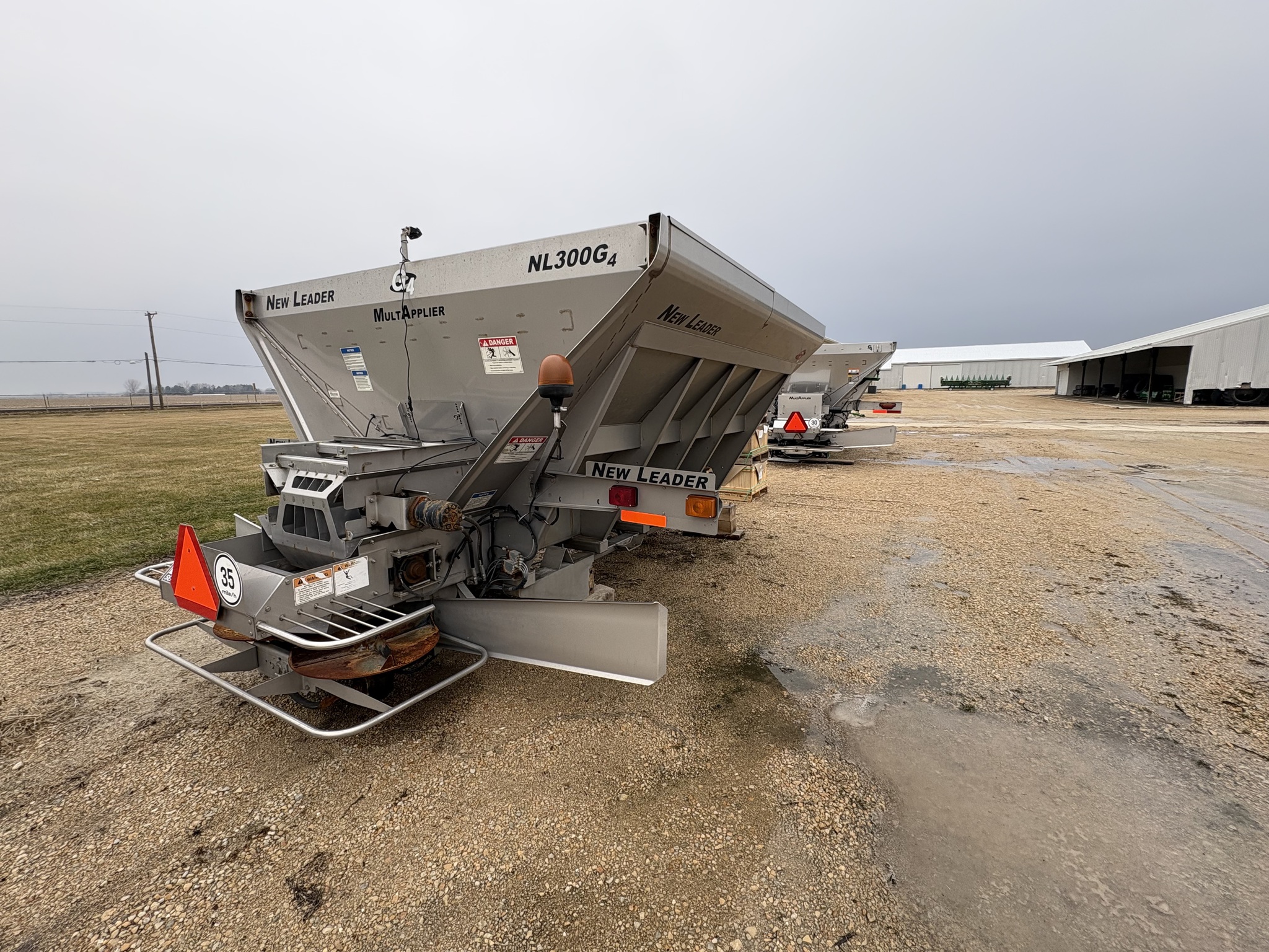  2017 New Leader NL 300 at Heritage Tractor in Mendota, IL