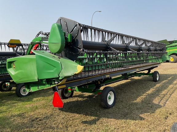 Used 2024 John Deere RD30F Combine Platforms at Horizon Ag & Turf in Westlock, AB - Photo2