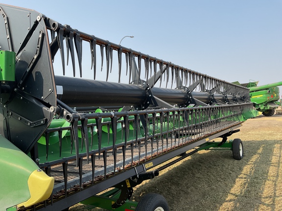 Used 2024 John Deere RD30F Combine Platforms at Horizon Ag & Turf in Westlock, AB - Photo10