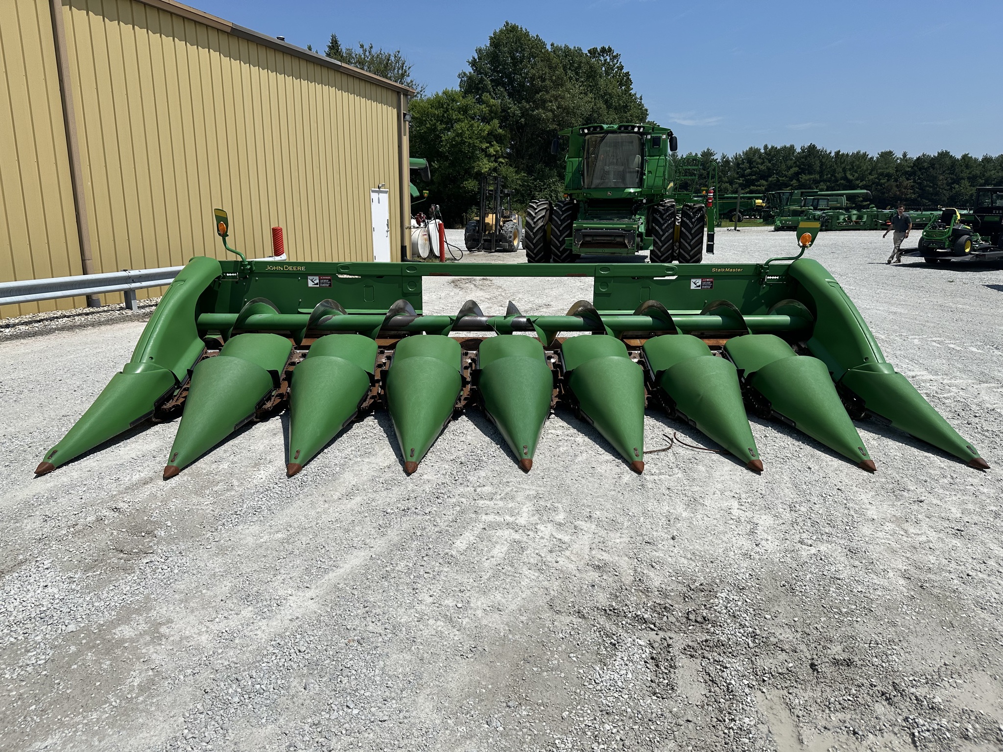 2012 John Deere 608C Image 3