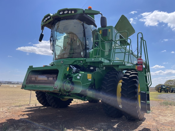 John Deere S680 image 2
