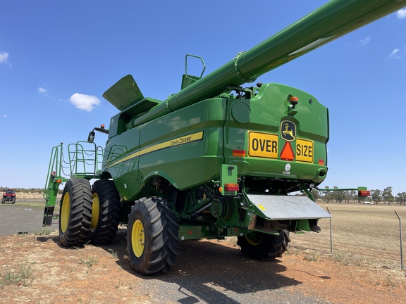 John Deere S680 image 5