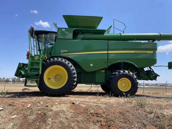 John Deere S680 image 3